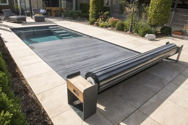 Classic 73 – Familiebasseng med tidløst design