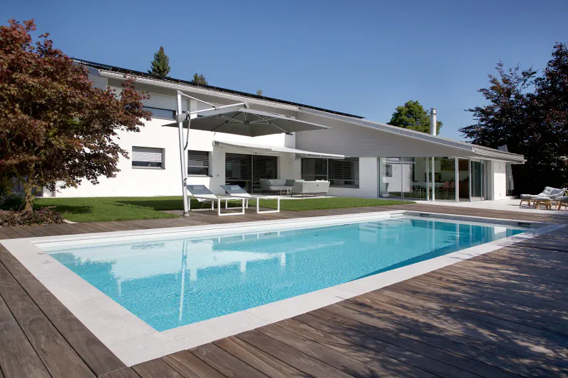 XL Lounger 95 – Eksklusivt basseng med integrert loungesone